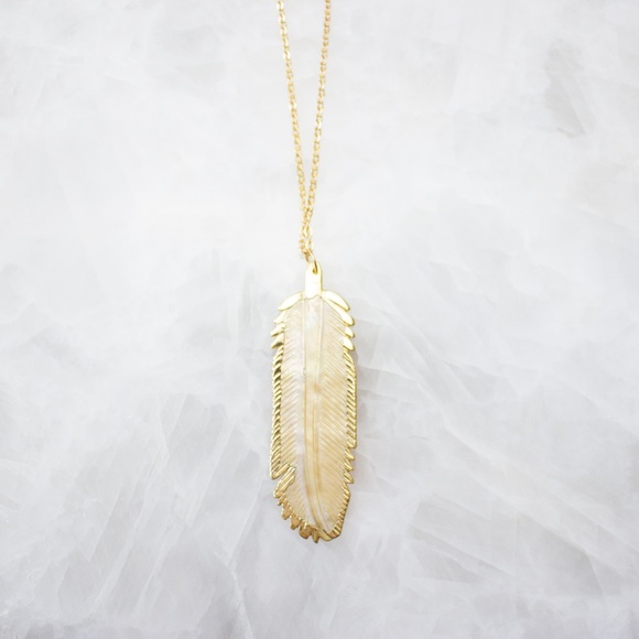 RESTOCKED Shell Feather Necklace - Picture 3 of 7